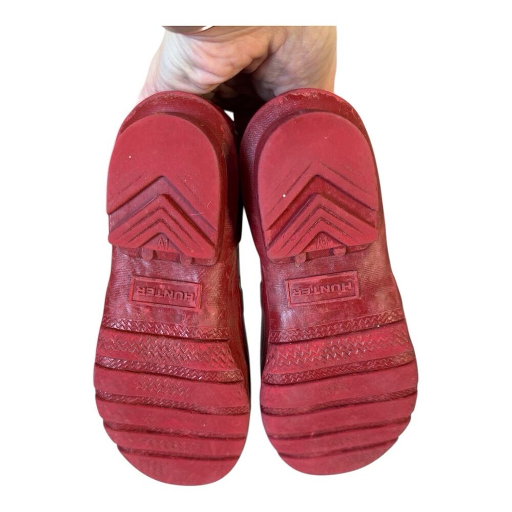 Hunter Original Tall Gloss Rain Boots in the color Military Red, Girls size 2 - Picture 7 of 7